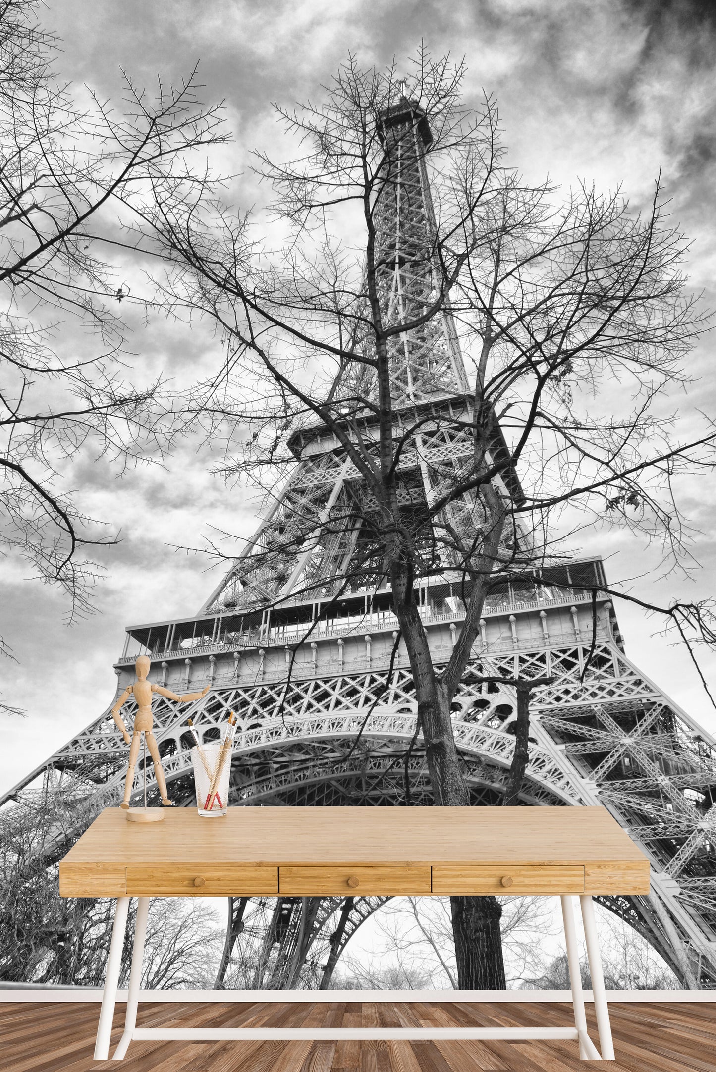 Black & White Eiffel Tower Wallpaper for Modern Urban Interiors